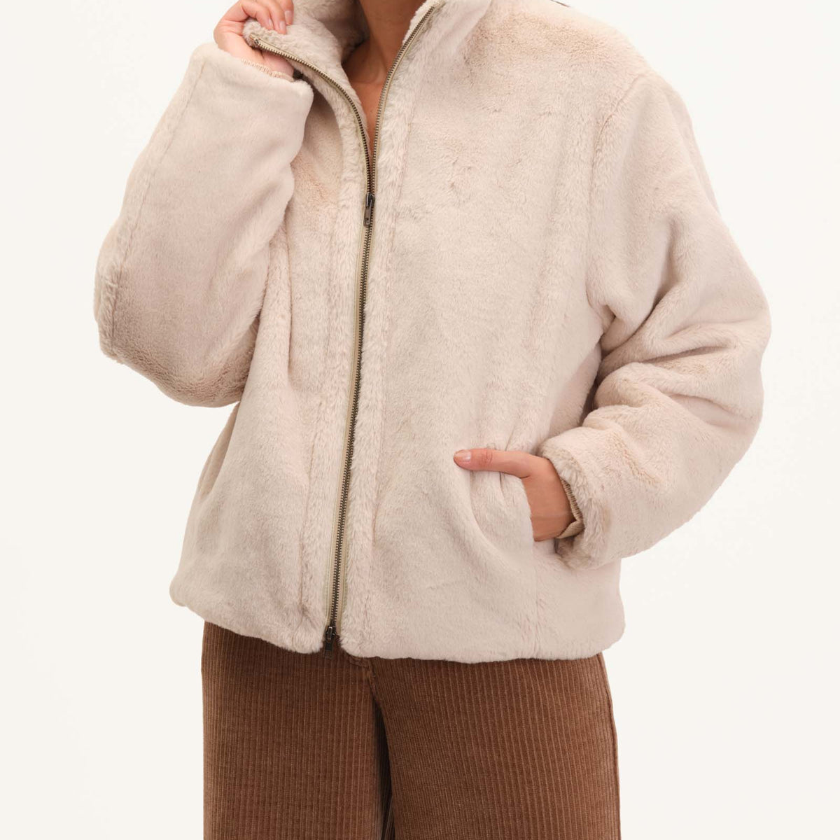 EH341009_cream_0007.jpg?crop=  