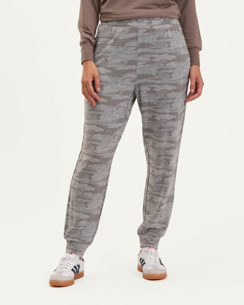French Terry Pull-On Jogger, Grey Cloud | Chelsea & Theodore
