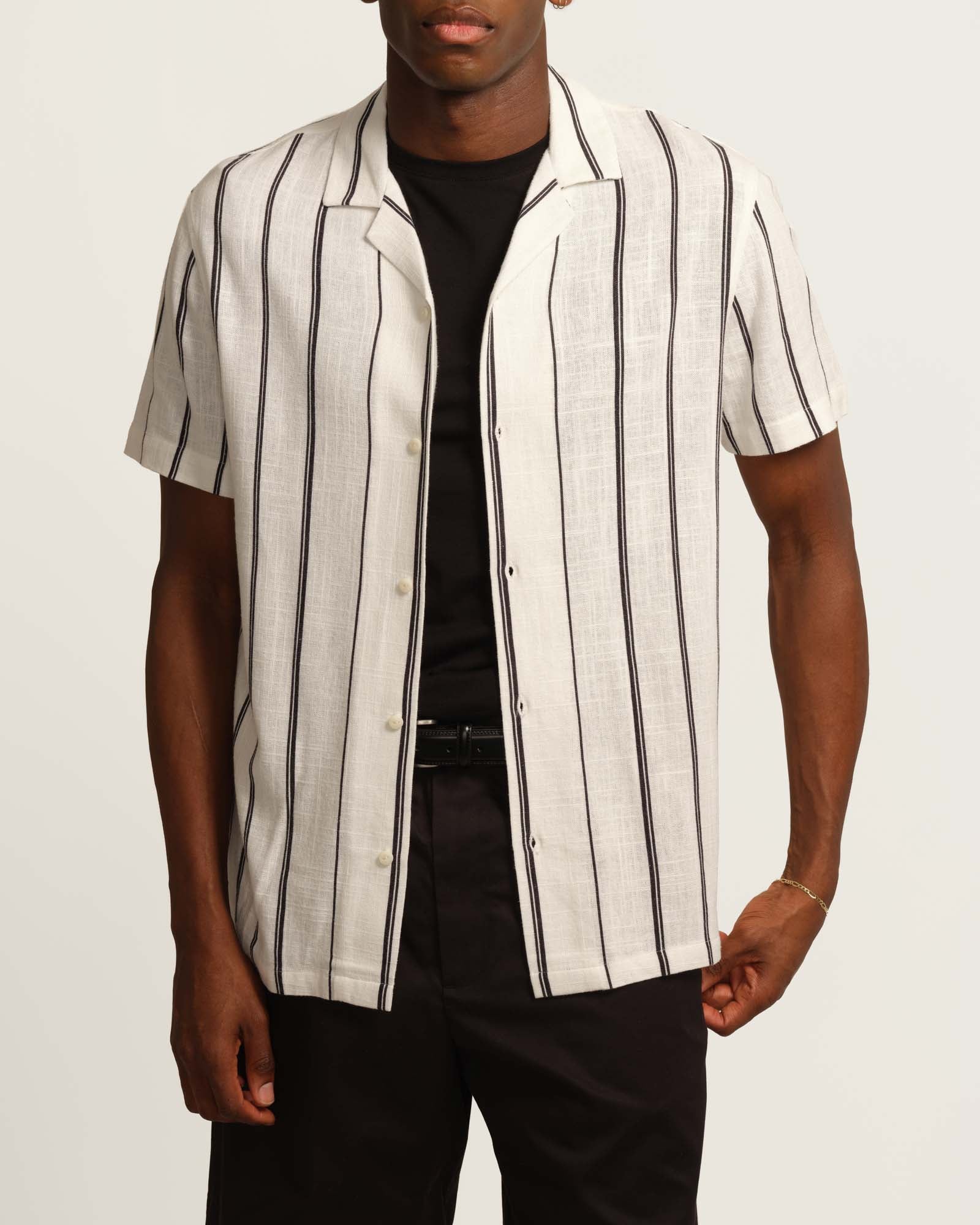 Shop Truth Men's Lightweight Linen Camp Shirt | JANE + MERCER