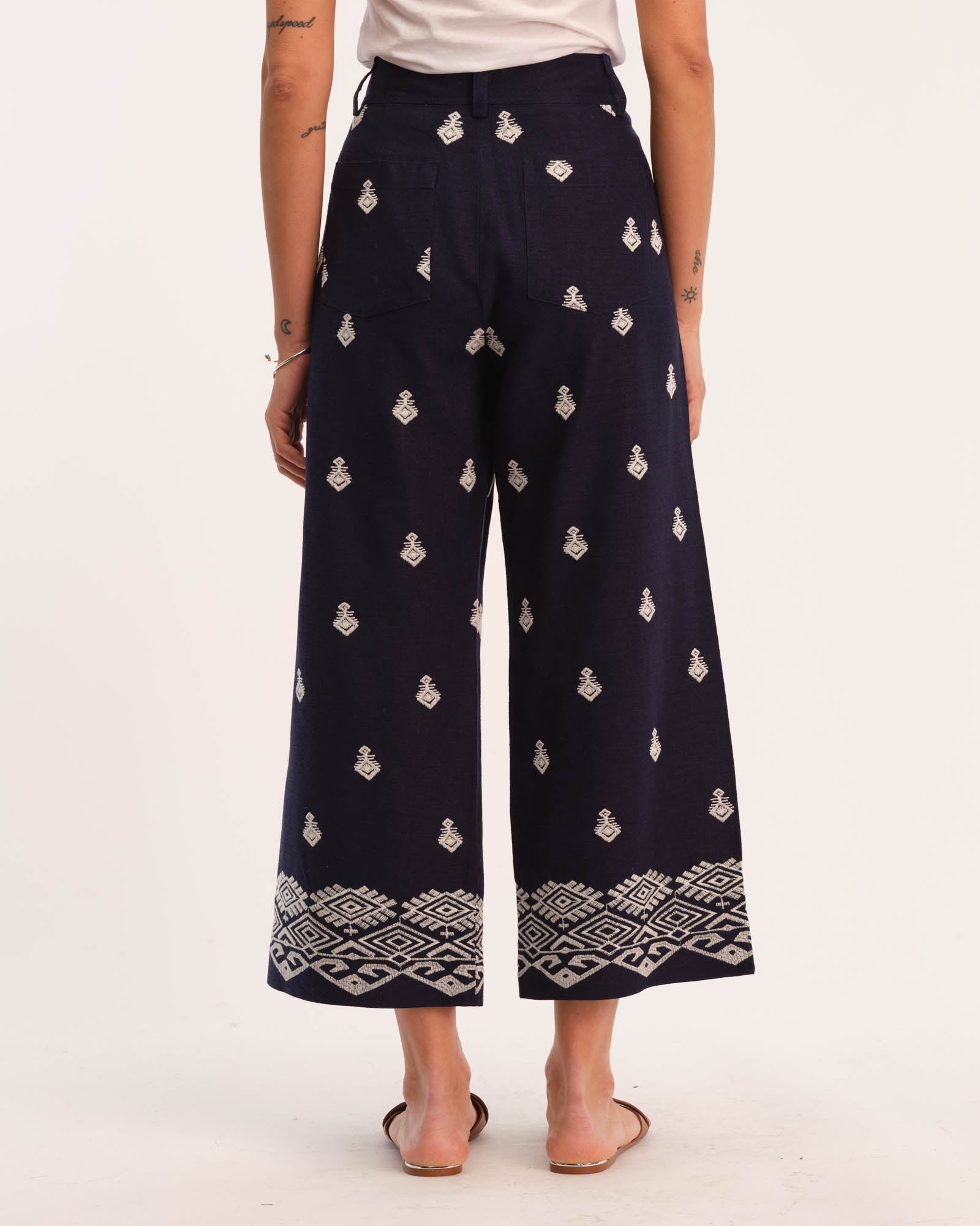 Elie Elie Tahari Women's Linen Blend Embroidery Pant | JANE + MERCER