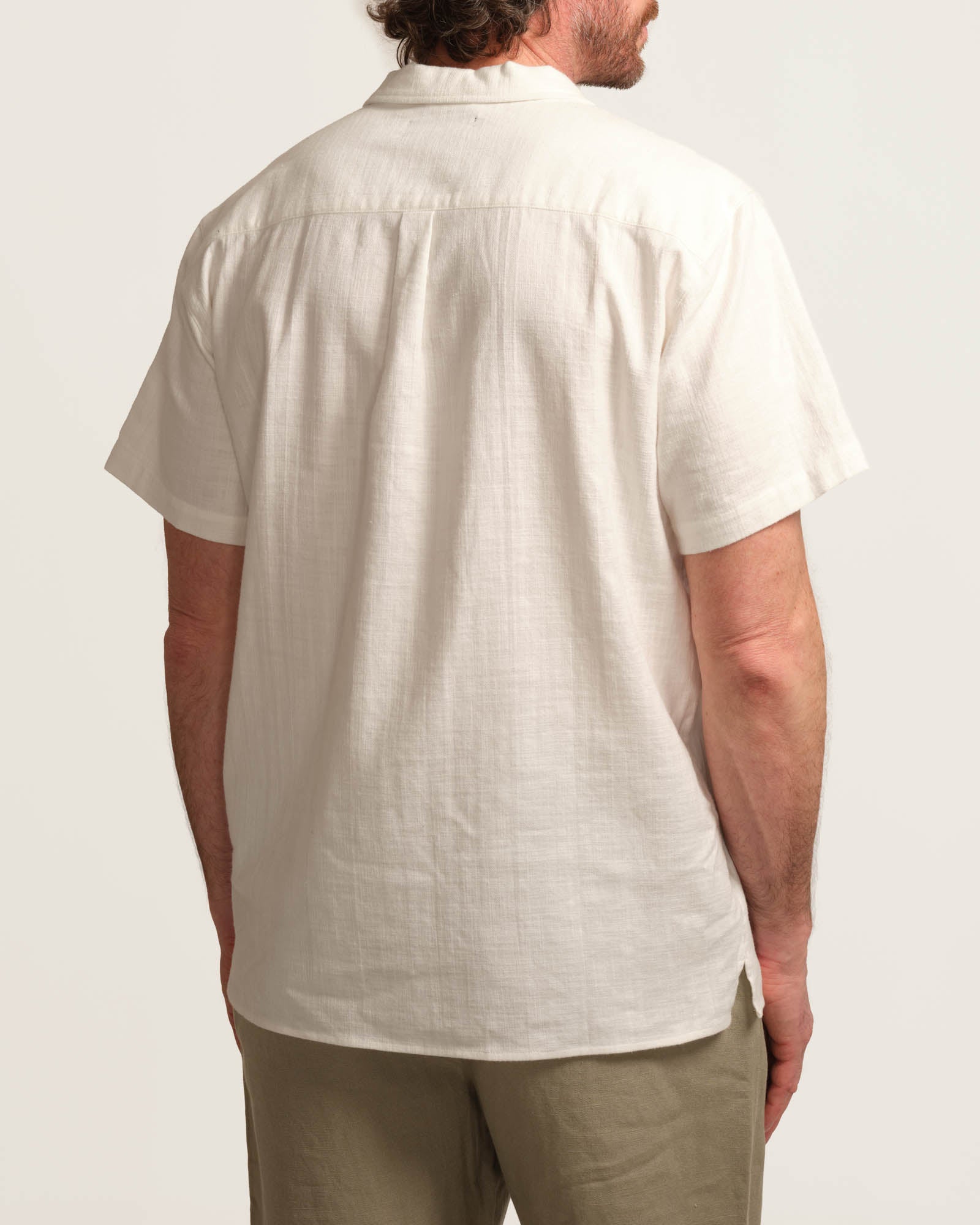 Magaschoni Men's Soft Stretch Embroidery Camp Shirt