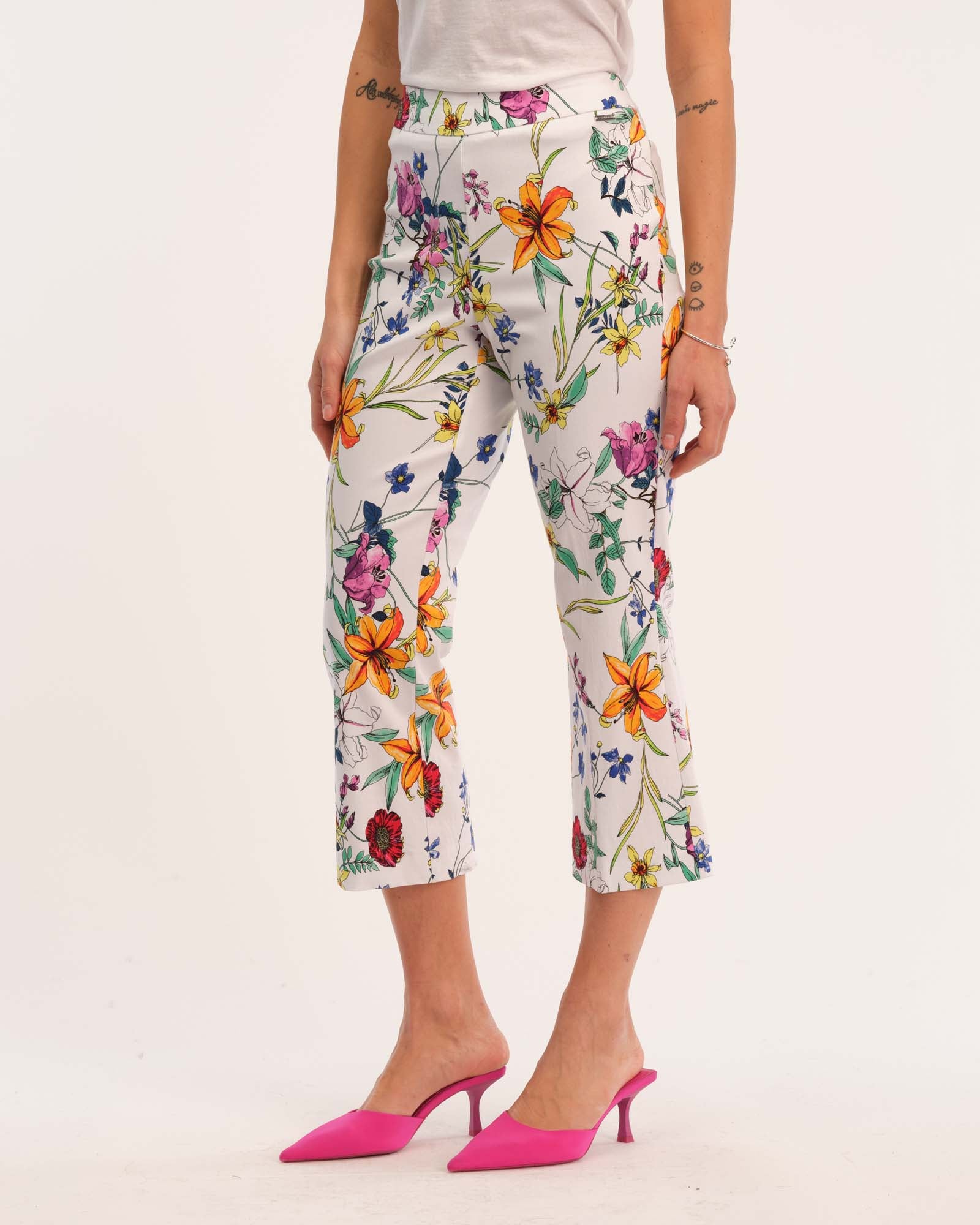 Floral print capri pants hotsell
