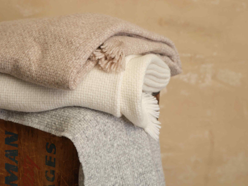 50 x 70 Elie Tahari Alpaca and Merino Wool Throw, Oatmeal Heather
